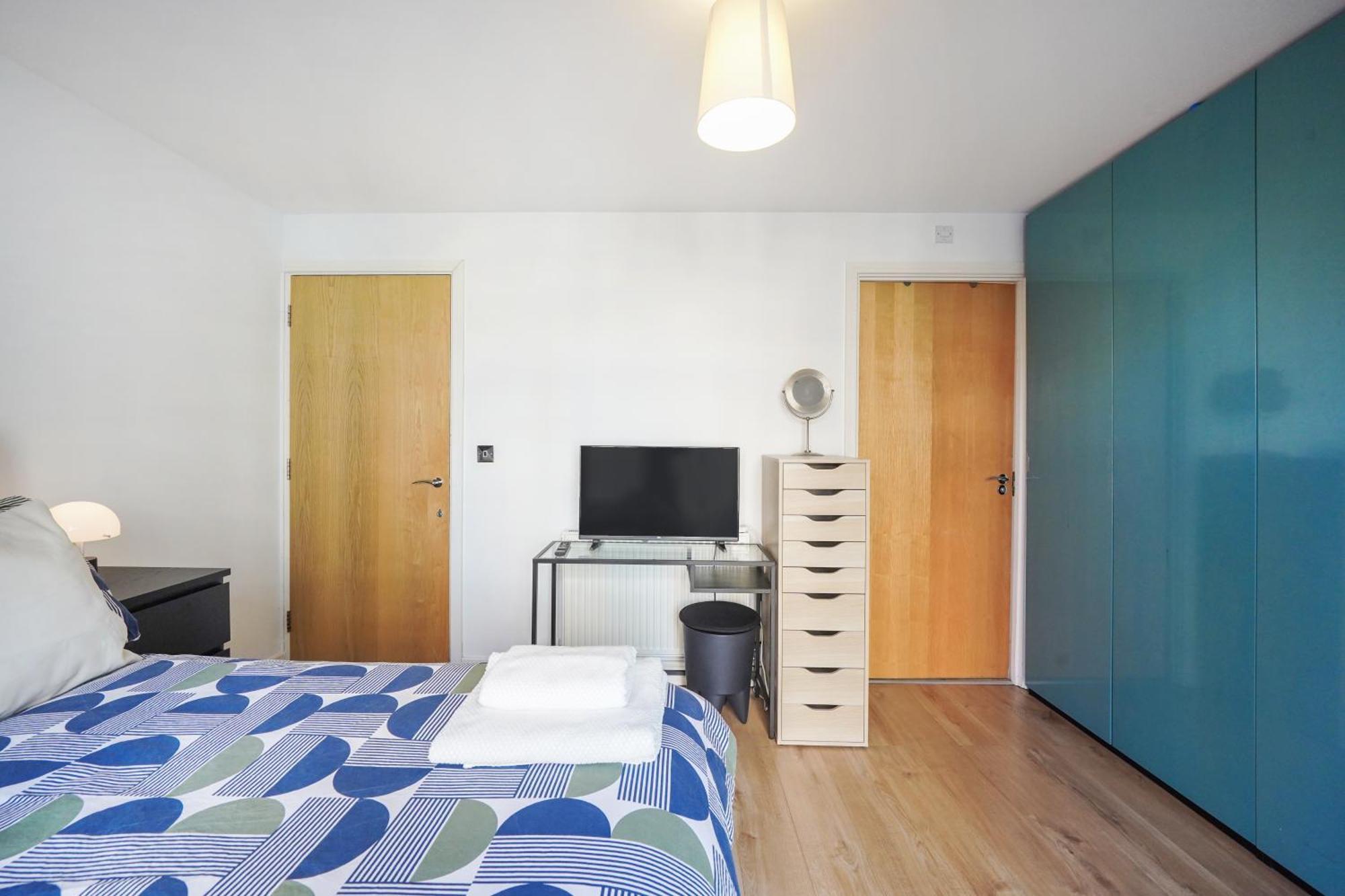 City Riverside - 2 Bedroom & Free Parking باركنغ المظهر الخارجي الصورة