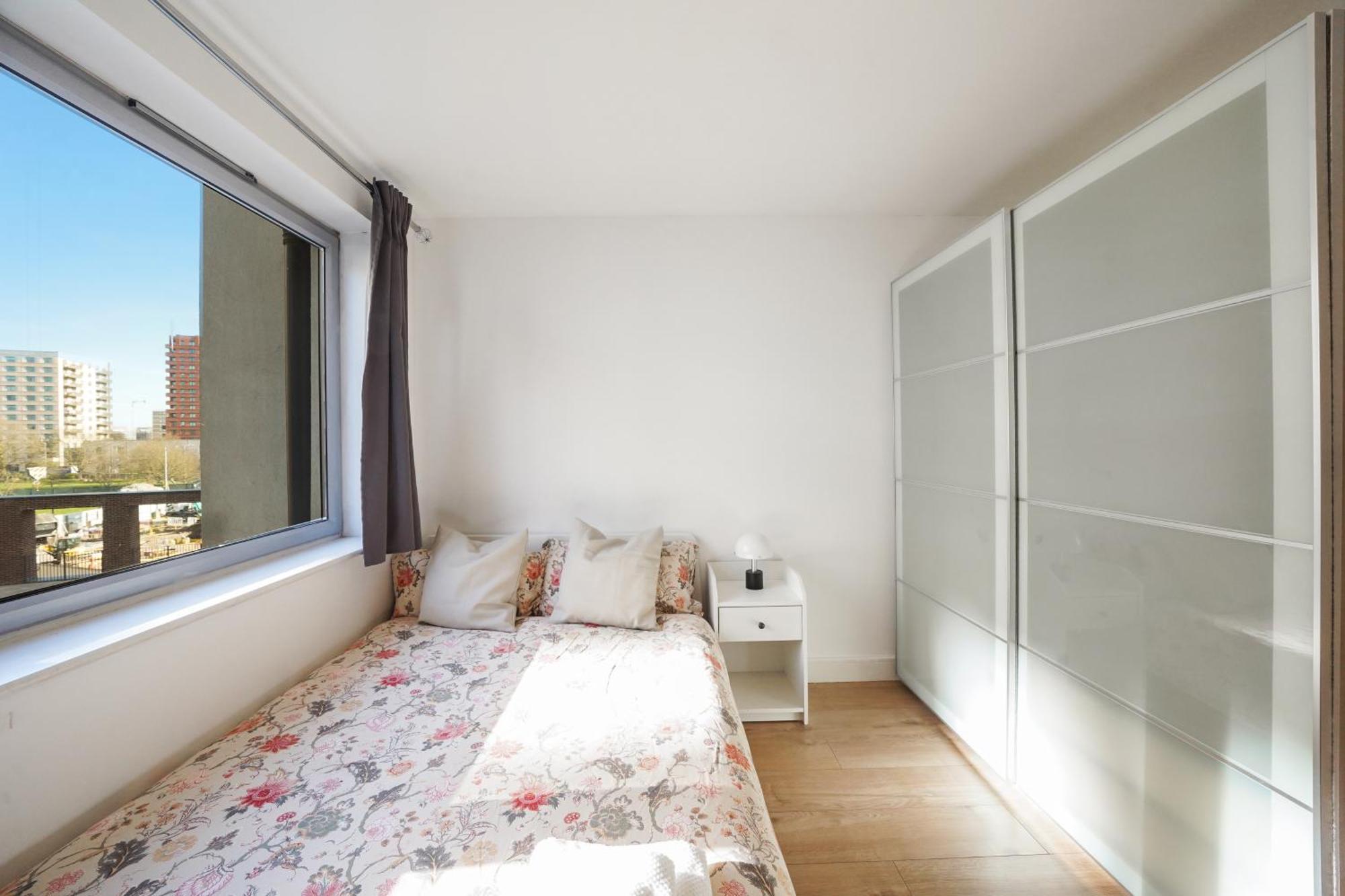 City Riverside - 2 Bedroom & Free Parking باركنغ المظهر الخارجي الصورة